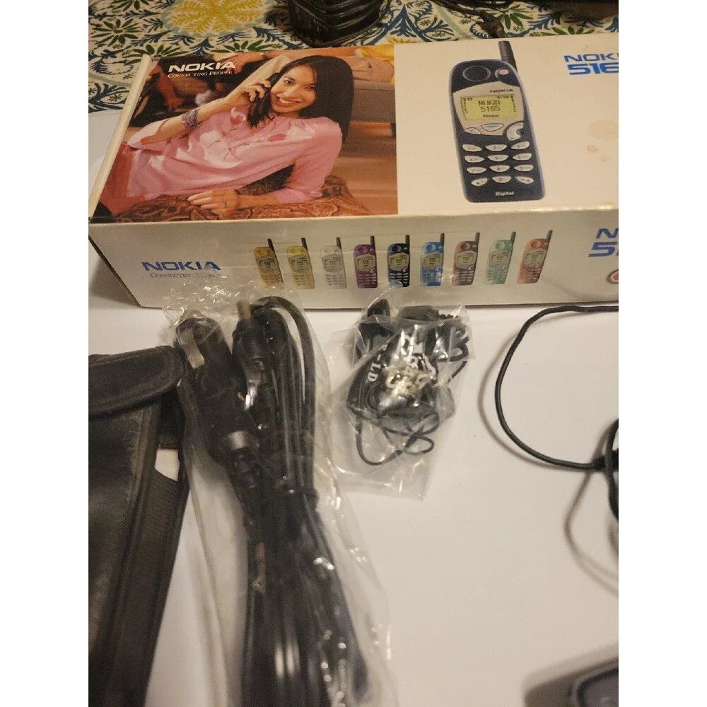 Nokia 5165 - Black (US Cellular) TDMA Candybar Phone Box Case Car Plug Charger